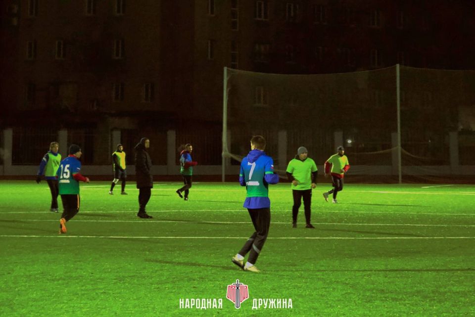 Сила в тренировках!. В рамках проекта «Старший Брат» ФК «Народная Дружина» Мангушского муниципального округа провела игровую тренировку Сила в тренировках!. В рамках проекта «Старший Брат» ФК «Народная Дружина» Мангушского муниципального округа провела игровую тренировку