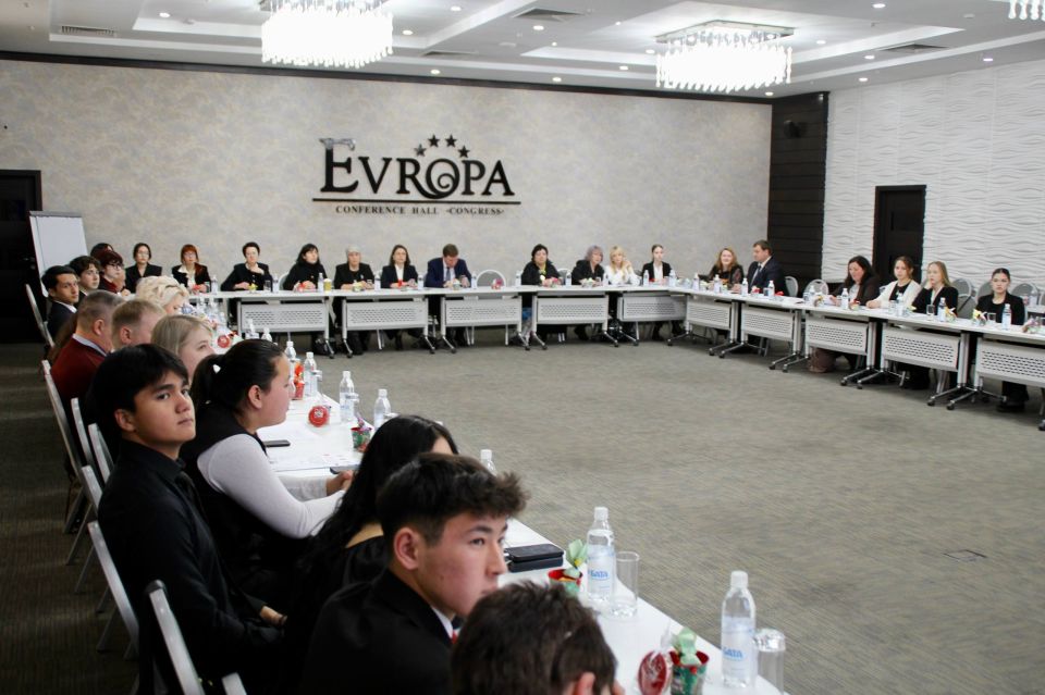 Страновая молодежная конференция соотечественников прошла в Бишкеке Страновая молодежная конференция соотечественников прошла в Бишкеке