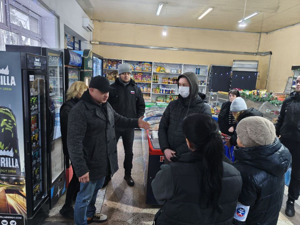Просрочка на полках: Народный контроль проверил магазины в Старобешево Просрочка на полках: Народный контроль проверил магазины в Старобешево