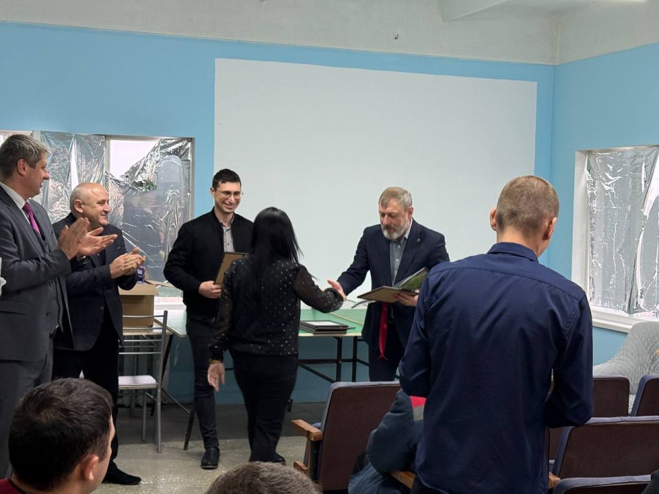 Поздравление с профессиональным праздником Поздравление с профессиональным праздником