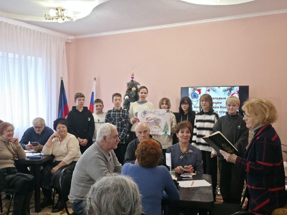 В Харцызске прошла новогодняя интеллектуальная игра В Харцызске прошла новогодняя интеллектуальная игра