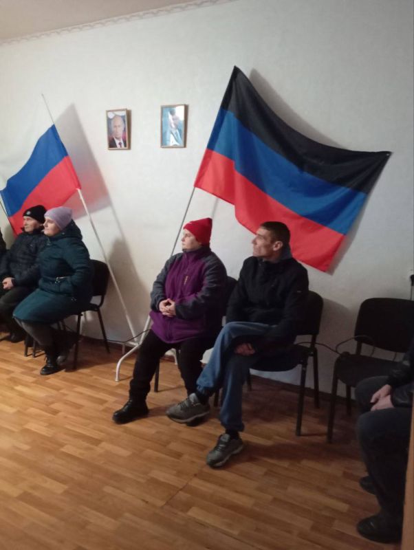 В селе Камышеватое состоялась встреча, организованная депутатом Мангушского муниципального совета, членом фракции «ЕДИНАЯ РОССИЯ» Александром Анатольевичем Трояном и заведующей Камышеватским территориальным сектором Ириной... В селе Камышеватое состоялась встреча, организованная депутатом Мангушского муниципального совета, членом фракции «ЕДИНАЯ РОССИЯ» Александром Анатольевичем Трояном и заведующей Камышеватским территориальным сектором Ириной...