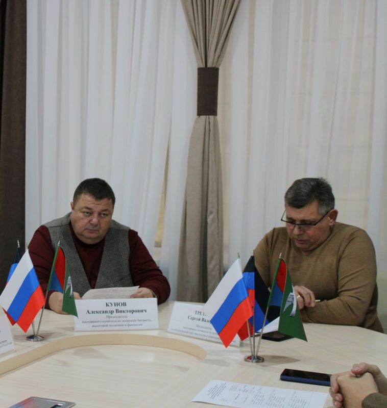 Роман Конев: 23 декабря 2025 года состоялись совместные заседания постоянных комитетов Горловского городского совета Донецкой Народной Республики Роман Конев: 23 декабря 2025 года состоялись совместные заседания постоянных комитетов Горловского городского совета Донецкой Народной Республики