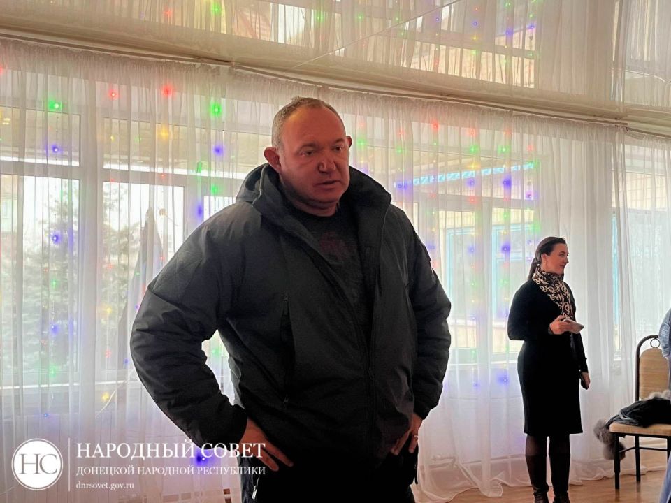 Константин Кузьмин: Привезли воспитанникам Социально-реабилитационного центра для несовершеннолетних города Енакиево настоящее новогоднее чудо! Константин Кузьмин: Привезли воспитанникам Социально-реабилитационного центра для несовершеннолетних города Енакиево настоящее новогоднее чудо!