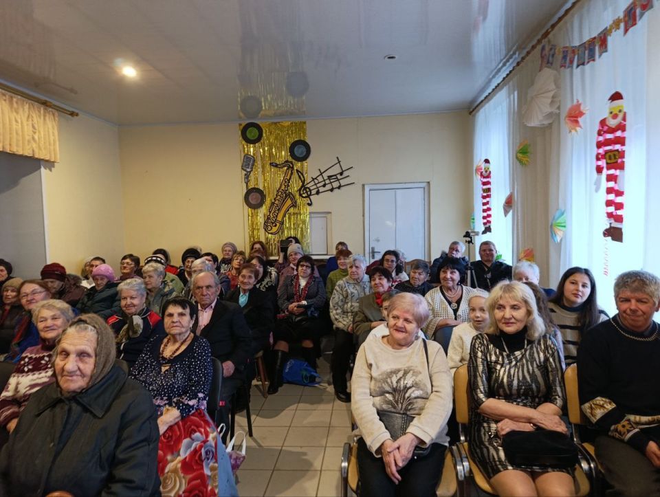 Иван Приходько: В Центрально-Городском районе города Горловка в преддверии Новогодних праздников прошел праздничный концерт Иван Приходько: В Центрально-Городском районе города Горловка в преддверии Новогодних праздников прошел праздничный концерт