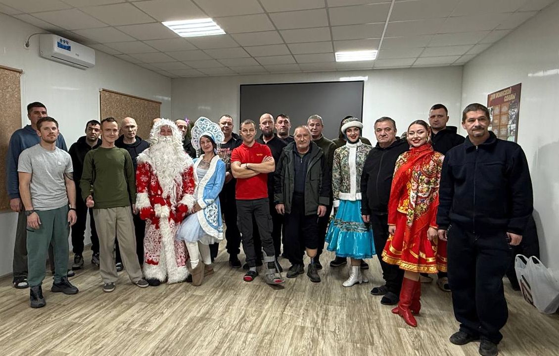 Артисты «Донбасса» подарили новогоднее настроение защитникам Республики Артисты «Донбасса» подарили новогоднее настроение защитникам Республики