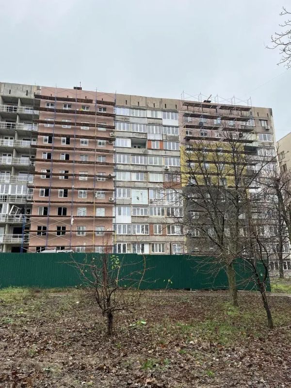 Санкт-Петербург продолжает помогать Мариуполю в восстановлении жилого фонда Санкт-Петербург продолжает помогать Мариуполю в восстановлении жилого фонда