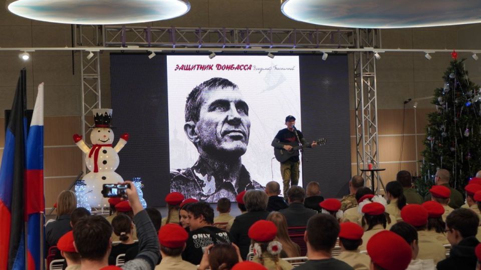 Сегодня в Доме молодёжи состоялось особенное событие: перед торжественным открытием "Дома ЮНАРМИИ" для активистов Волновахского штаба местного отделения "ЮНАРМИЯ" выступил Владимир Иванович Пшеничный Сегодня в Доме молодёжи состоялось особенное событие: перед торжественным открытием "Дома ЮНАРМИИ" для активистов Волновахского штаба местного отделения "ЮНАРМИЯ" выступил Владимир Иванович Пшеничный