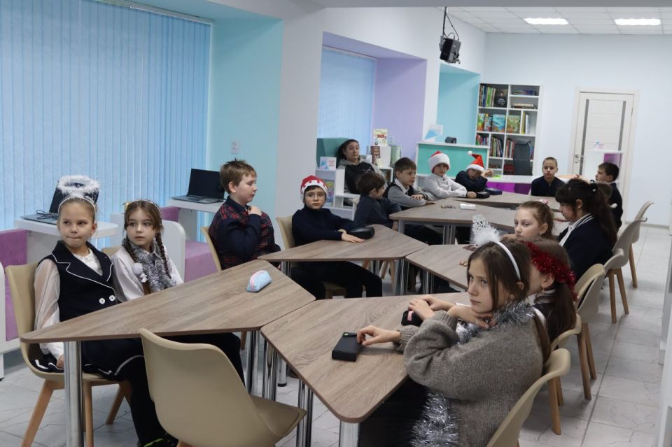 Познавательный час «История появления новогодней открытки» Познавательный час «История появления новогодней открытки»