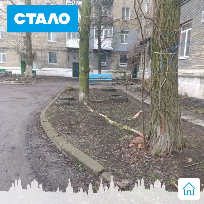 В Ждановке наводят санитарный порядок на придомовых территориях В Ждановке наводят санитарный порядок на придомовых территориях