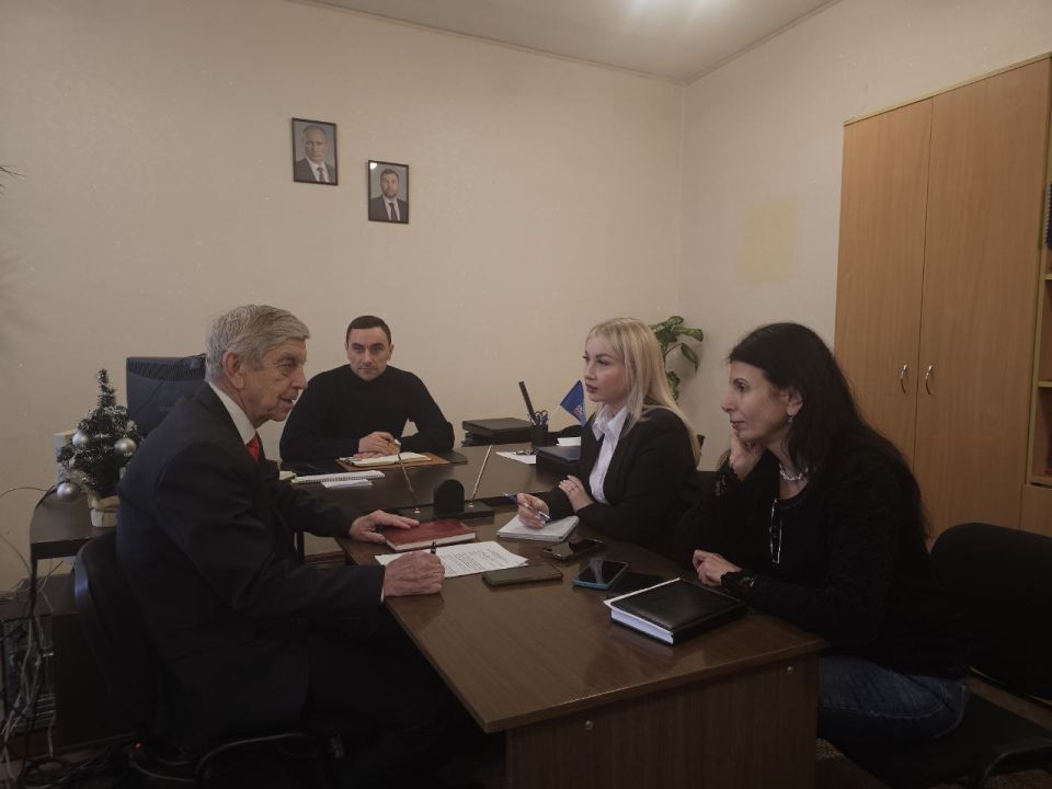 Депутаты на связи с жителями: приемы граждан в Республике по поручению Дениса Пушилина Депутаты на связи с жителями: приемы граждан в Республике по поручению Дениса Пушилина