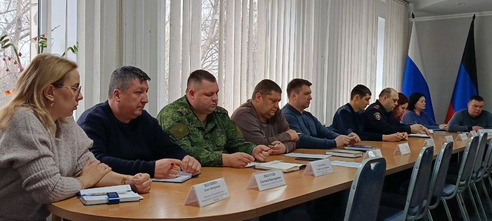 Евгений Поплавский: Провел аппаратное совещание с руководителями ведомств и представителями силовых структур Евгений Поплавский: Провел аппаратное совещание с руководителями ведомств и представителями силовых структур