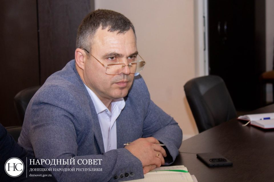 Профильный Комитет провел встречу с Министром здравоохранения ДНР Константином Масниковым Профильный Комитет провел встречу с Министром здравоохранения ДНР Константином Масниковым