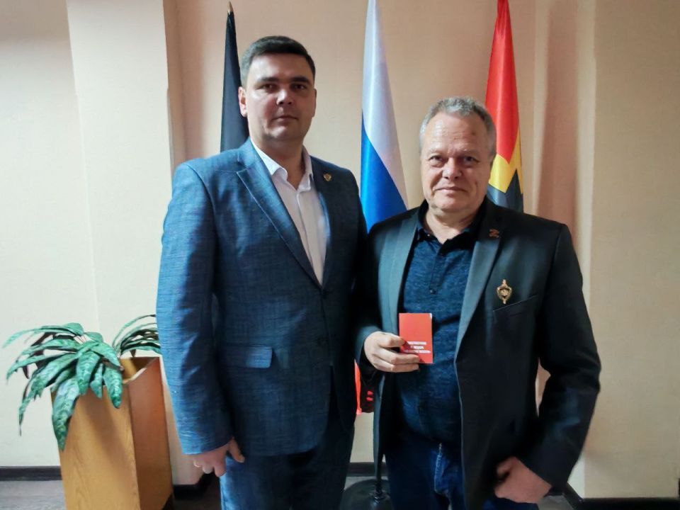 «За боевые заслуги». Сегодня, 23 декабря совместно с Председателем Торезского городского совета Александром Казмерчуком, заместителем Председателя Андреем Пашковым, депутатом фракции "Единая Россия" Людмилой Пархоменко...