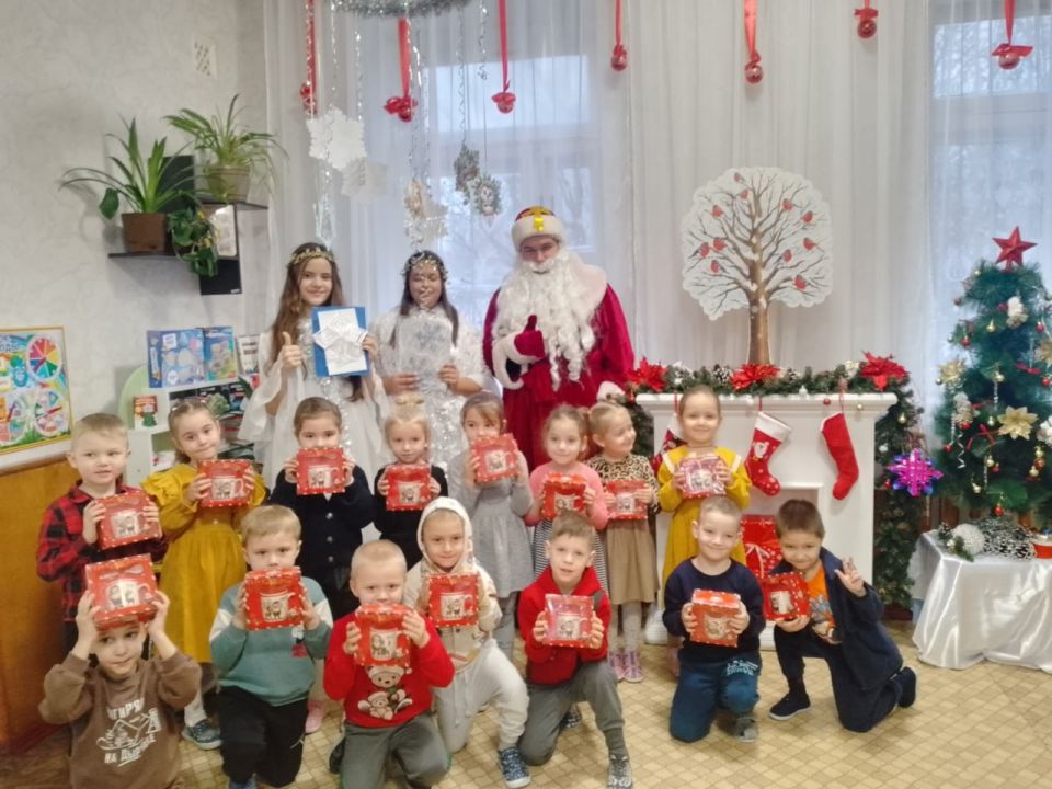 19 декабря в День Святого Николая учащиеся ГБОУ "СШ № 86 Г.О. МАКЕЕВКА" подарили настоящую радость и праздник деткам из ГБДОУ "ДЕТСКИЙ САД № 55 Г.О. МАКЕЕВКА" ДНР. Мероприятие состоялось с целью реализации проекта "Культура... 19 декабря в День Святого Николая учащиеся ГБОУ "СШ № 86 Г.О. МАКЕЕВКА" подарили настоящую радость и праздник деткам из ГБДОУ "ДЕТСКИЙ САД № 55 Г.О. МАКЕЕВКА" ДНР. Мероприятие состоялось с целью реализации проекта "Культура...