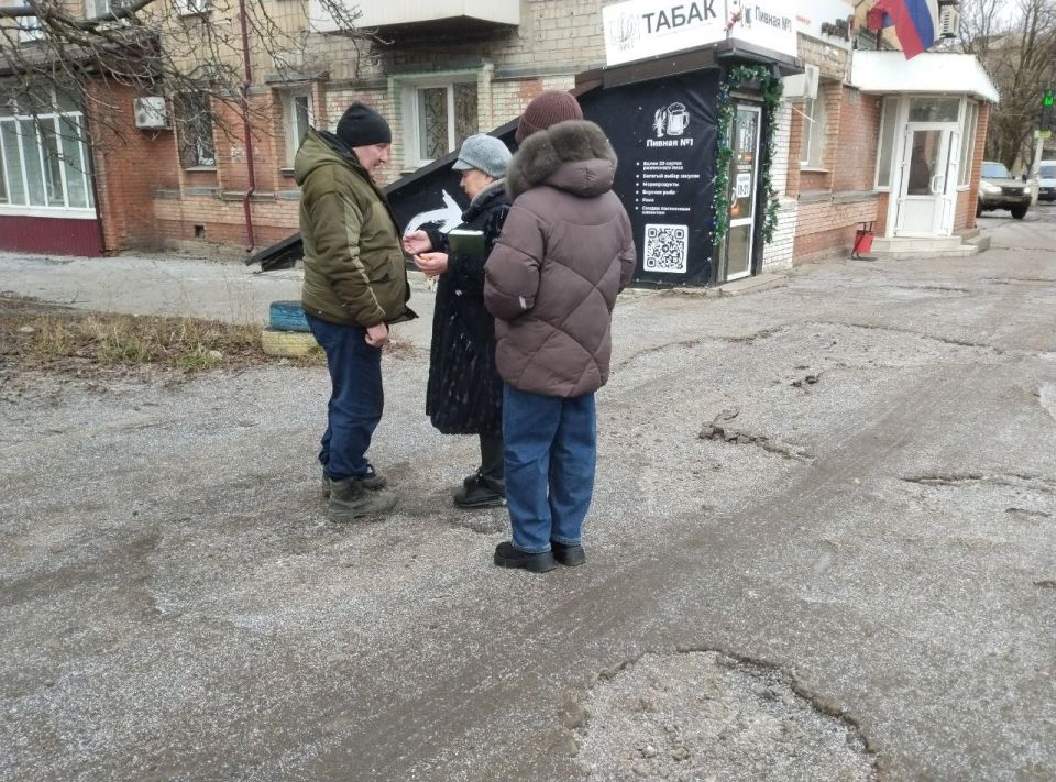 По поручению Главы ДНР Дениса Пушилина проводятся встречи с населением для выявления проблемных вопросов на подведомственной территории По поручению Главы ДНР Дениса Пушилина проводятся встречи с населением для выявления проблемных вопросов на подведомственной территории