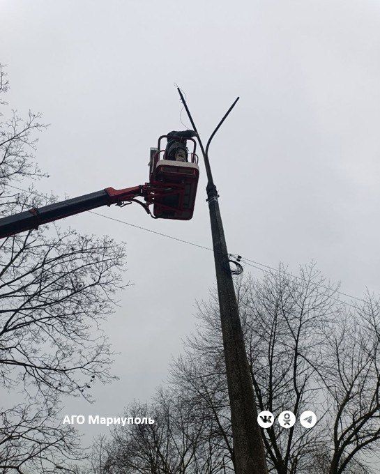 В Ильичевском районе Мариуполя энергетики проверили работу сетей наружного освещения В Ильичевском районе Мариуполя энергетики проверили работу сетей наружного освещения