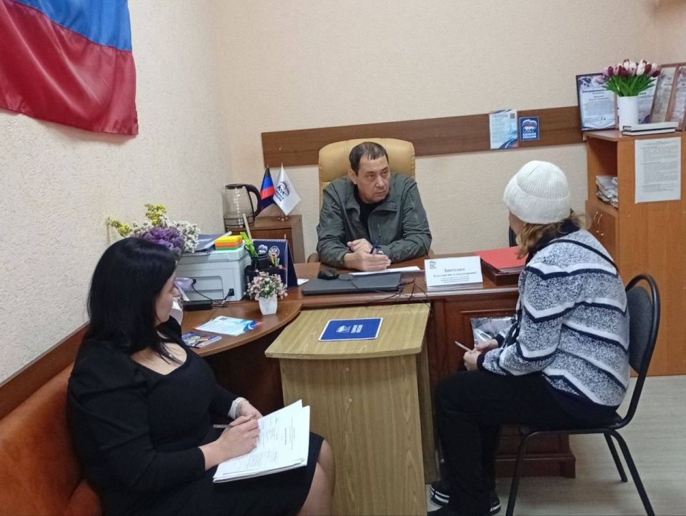 Константин Зинченко: На связи с гражданами. Провел прием граждан в Волновахском отделении общественной приемной Единой России совместно с представителями профильных управлений и отделов администрации Волновахского МО. На... Константин Зинченко: На связи с гражданами. Провел прием граждан в Волновахском отделении общественной приемной Единой России совместно с представителями профильных управлений и отделов администрации Волновахского МО. На...