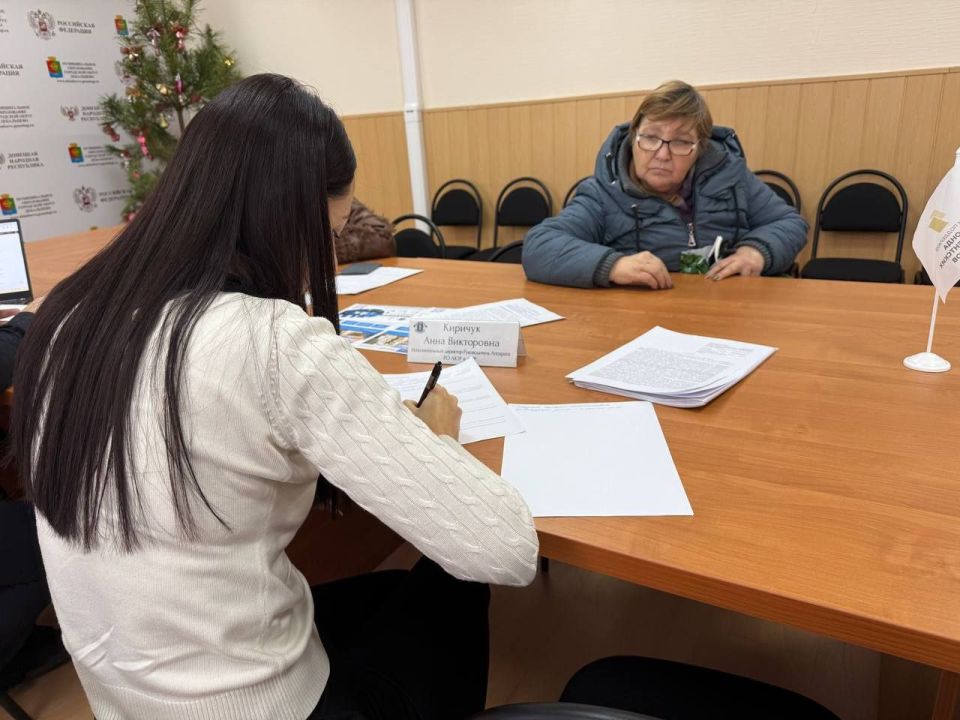 Сергей Желновач: Выездной прием состоялся!. Сегодня, 24 декабря, в рамках проекта «Правовой Компас» (РО АЮР в ДНР), который реализуется при поддержке Фонда президентских грантов, состоялся выездной прием граждан в г.о Сергей Желновач: Выездной прием состоялся!. Сегодня, 24 декабря, в рамках проекта «Правовой Компас» (РО АЮР в ДНР), который реализуется при поддержке Фонда президентских грантов, состоялся выездной прием граждан в г.о