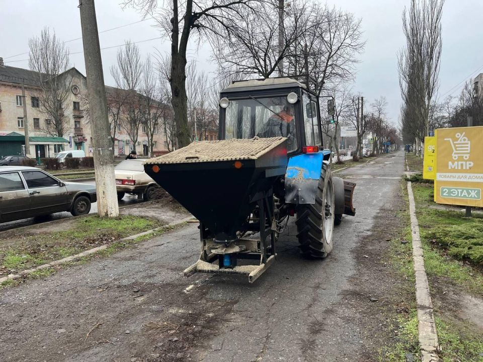 Техника из Кузбасса помогает облагораживать Горловку Техника из Кузбасса помогает облагораживать Горловку
