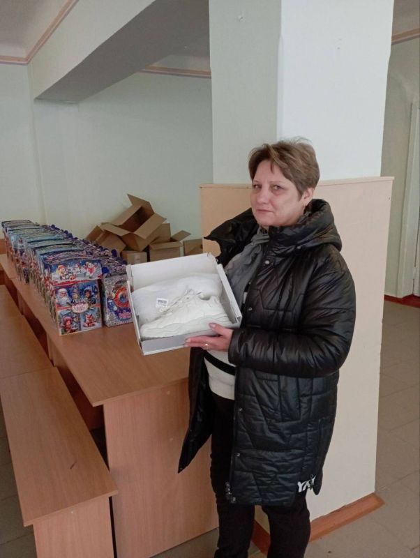 Оставшаяся партия гуманитарного груза и новогодние подарки для детишек вчера приехали в Горловку! Оставшаяся партия гуманитарного груза и новогодние подарки для детишек вчера приехали в Горловку!