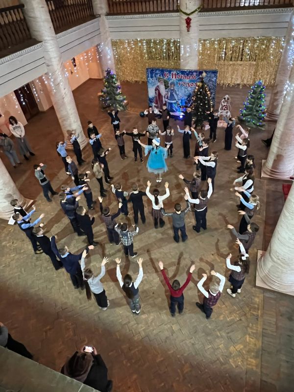 19 декабря в отделе культурно-досуговой деятельности МБУ «ГДК им. В.Г.Кирсановой» была организована развлекательная программа «День Святого Николая вместе мы с тобой встречаем» 19 декабря в отделе культурно-досуговой деятельности МБУ «ГДК им. В.Г.Кирсановой» была организована развлекательная программа «День Святого Николая вместе мы с тобой встречаем»