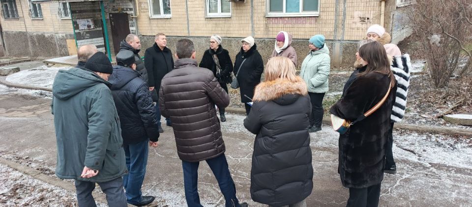 Сегодня, 24 декабря 2025 года, по поручению Главы Республики Дениса Пушилина, провел встречу с жителями по адресу: ул. Кольцова, 21 Сегодня, 24 декабря 2025 года, по поручению Главы Республики Дениса Пушилина, провел встречу с жителями по адресу: ул. Кольцова, 21