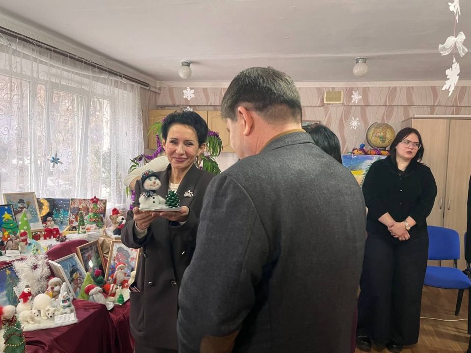 В День Святого Николая Центр социализации подростков «Импульс» приветствовал гостей на открытии выставки-конкурса «Жила-была сказка…» В День Святого Николая Центр социализации подростков «Импульс» приветствовал гостей на открытии выставки-конкурса «Жила-была сказка…»