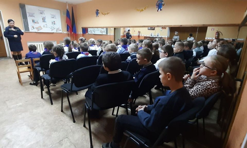 В школе Ждановки состоялось мероприятие, посвящённое профориентации В школе Ждановки состоялось мероприятие, посвящённое профориентации
