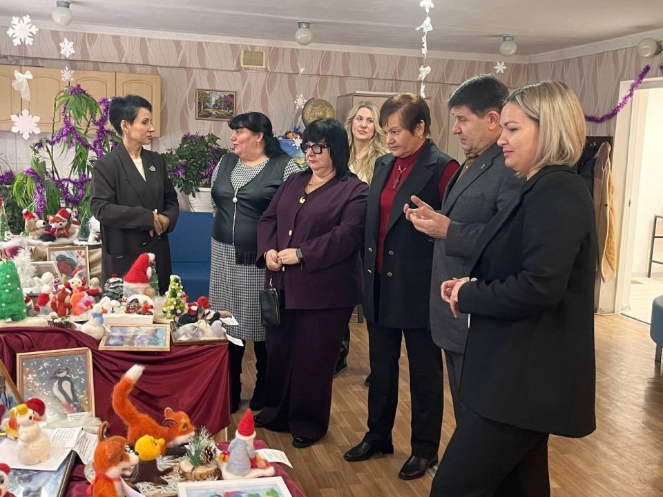 В День Святого Николая Центр социализации подростков «Импульс» приветствовал гостей на открытии выставки-конкурса «Жила-была сказка…» В День Святого Николая Центр социализации подростков «Импульс» приветствовал гостей на открытии выставки-конкурса «Жила-была сказка…»