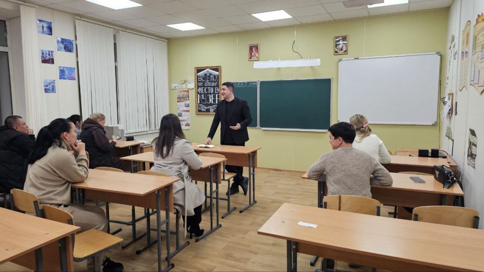 Начальник Гранитненского территориального отдела Адиинтстрации Тельмановского округа провел встречу с жителями села Гранитное В начале встречи рассказали о поручениях и инициативах Главы Донецкой Народной Республики... Начальник Гранитненского территориального отдела Адиинтстрации Тельмановского округа провел встречу с жителями села Гранитное В начале встречи рассказали о поручениях и инициативах Главы Донецкой Народной Республики...