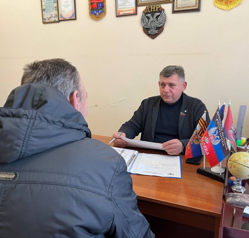 Роман Конев: 24 декабря 2025 года состоялся приём граждан депутатом Горловского городского совета Донецкой Народной Республики первого созыва Сергеем Третьяковым в МУП «Простор» Роман Конев: 24 декабря 2025 года состоялся приём граждан депутатом Горловского городского совета Донецкой Народной Республики первого созыва Сергеем Третьяковым в МУП «Простор»