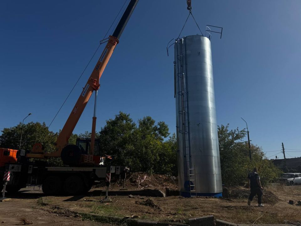 Глава ДНР коротко о важном: Установили еще три водонапорных башни в Макеевке, уже готовим их к запуску Глава ДНР коротко о важном: Установили еще три водонапорных башни в Макеевке, уже готовим их к запуску