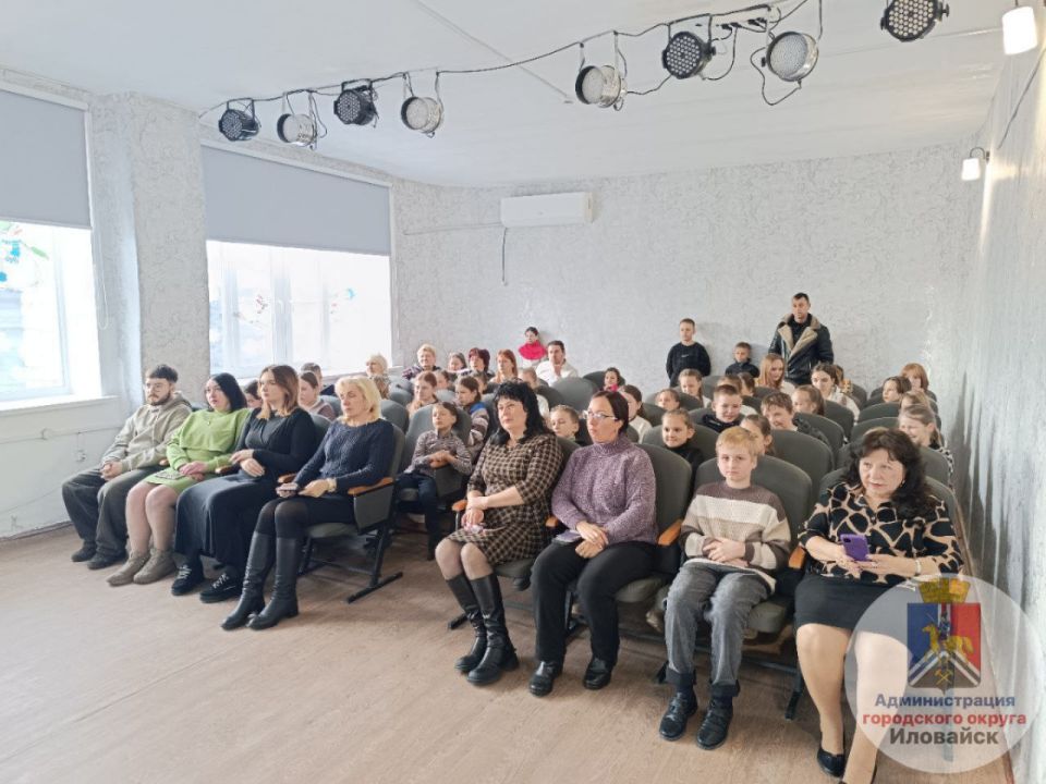 Денис Зубов: Новогодний калейдоскоп. Новый год - время волшебства, чудес и подарков Денис Зубов: Новогодний калейдоскоп. Новый год - время волшебства, чудес и подарков