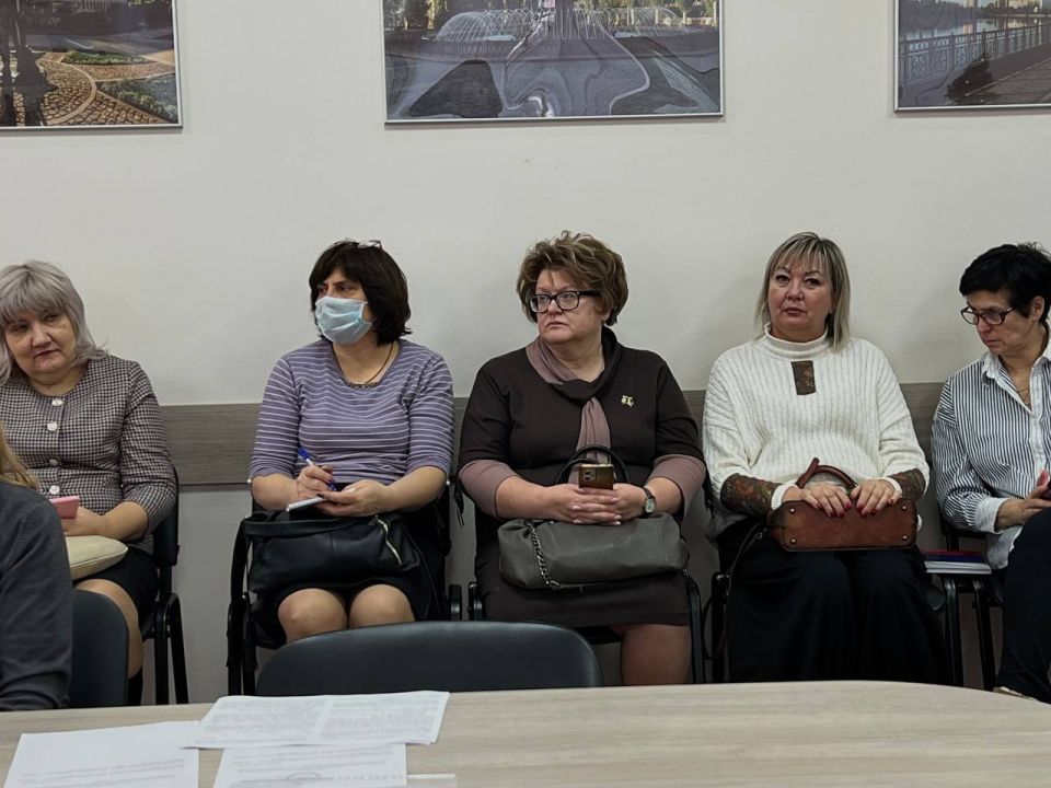 Татьяна Копылова: В Управе Ворошиловского внутригородского района Администрации городского округа Донецк Донецкой Народной Республики прошло открытое заседание комиссии по делам несовершеннолетних и защите их прав! Татьяна Копылова: В Управе Ворошиловского внутригородского района Администрации городского округа Донецк Донецкой Народной Республики прошло открытое заседание комиссии по делам несовершеннолетних и защите их прав!