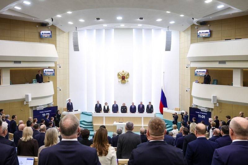 Александр Волошин: #пленарноезаседание_СФ. Сегодня в Совете Федерации завершилась осенняя парламентская сессия Александр Волошин: #пленарноезаседание_СФ. Сегодня в Совете Федерации завершилась осенняя парламентская сессия