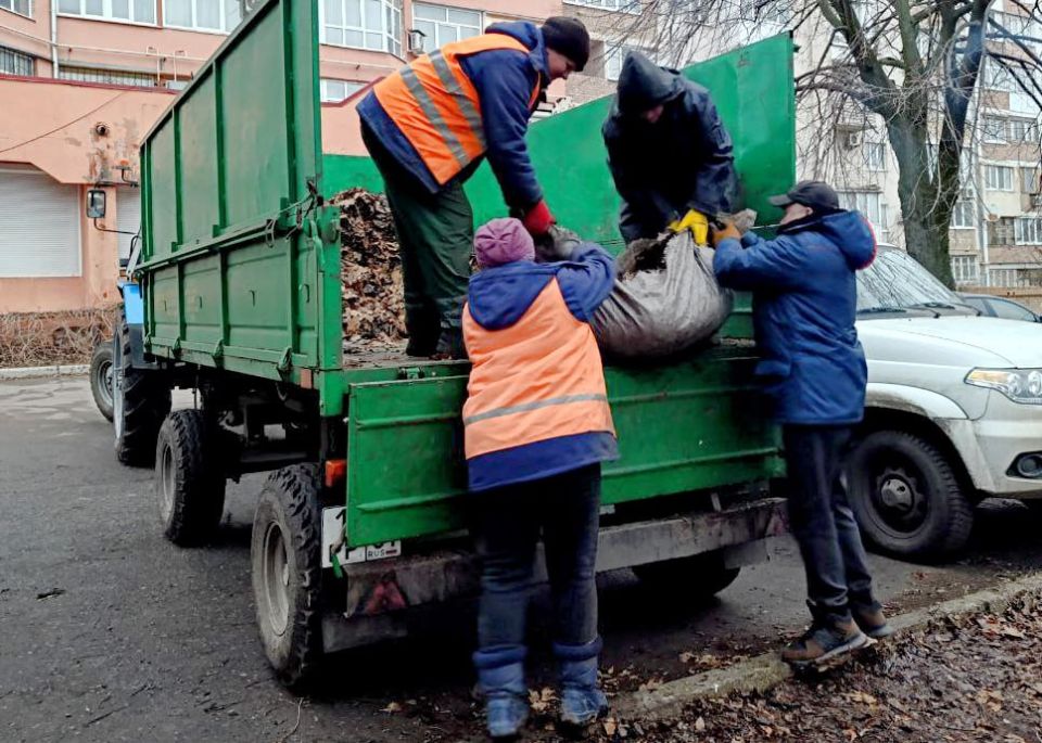 Иван Адамец: В Куйбышевском районе специалисты муниципального предприятия «Зеленое строительство» осуществляют плановые работы по благоустройству и содержанию территории Иван Адамец: В Куйбышевском районе специалисты муниципального предприятия «Зеленое строительство» осуществляют плановые работы по благоустройству и содержанию территории