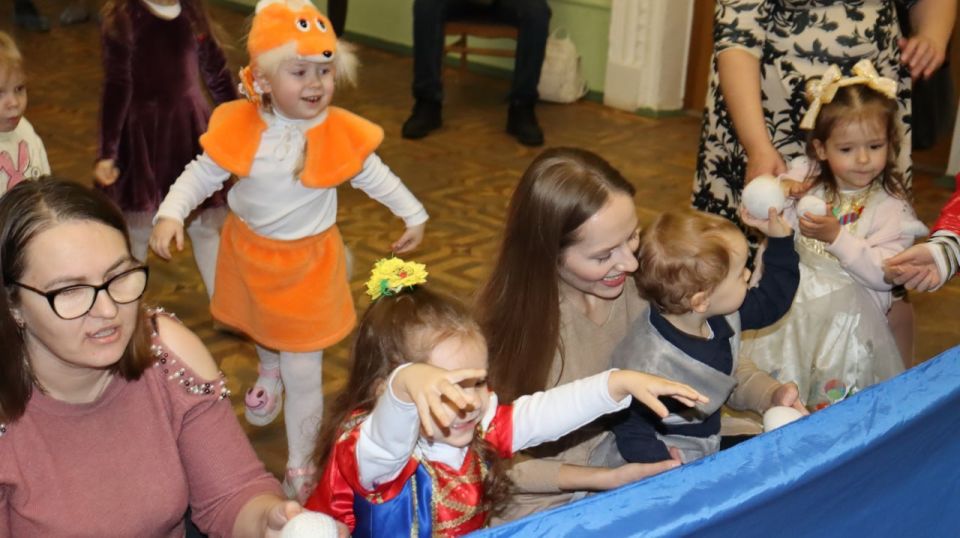 В субботу вместе с талантливыми студентами из Макеевского педагогического колледжа зажгли огоньки в глазах самых юных участников праздников В субботу вместе с талантливыми студентами из Макеевского педагогического колледжа зажгли огоньки в глазах самых юных участников праздников