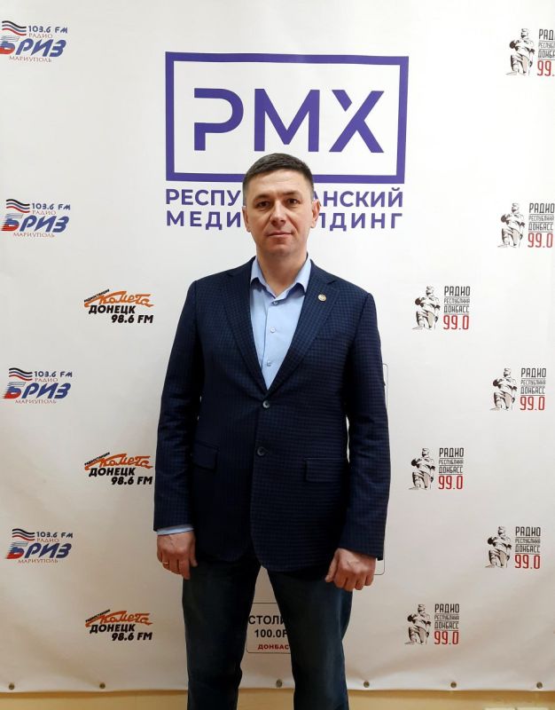 Программа "Интервью" в эфире Радио "Республика Донбасс" Программа "Интервью" в эфире Радио "Республика Донбасс"
