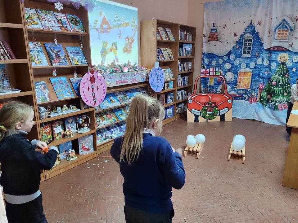 Развлекательная программа «Новогодние минутки – сказки, игры, прибаутки» Развлекательная программа «Новогодние минутки – сказки, игры, прибаутки»