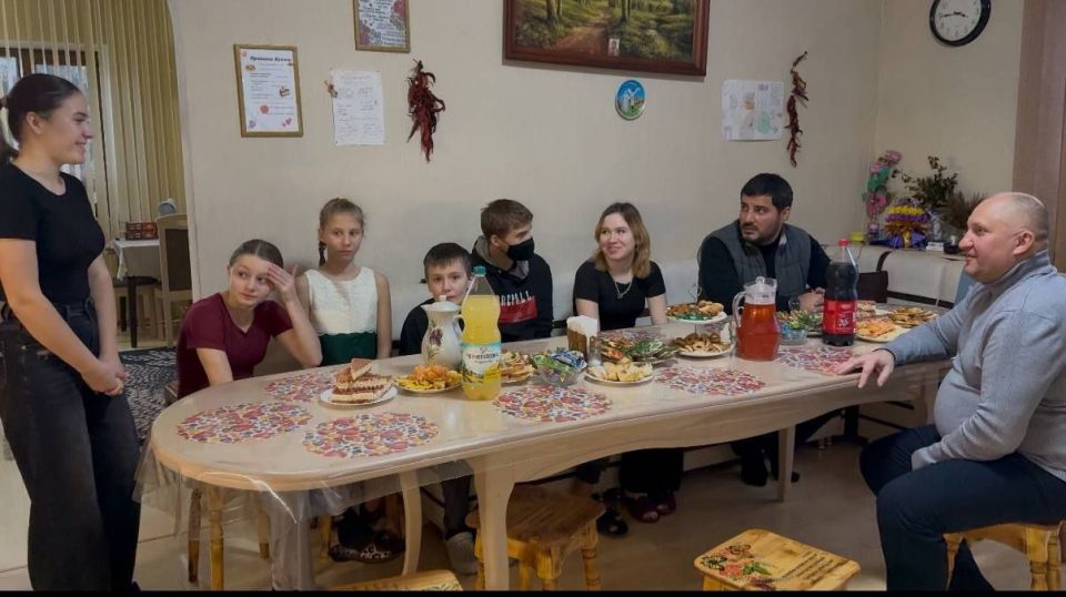 Волшебство Святого Николая в сердцах детей: Справедливая Россия дарит радость! Волшебство Святого Николая в сердцах детей: Справедливая Россия дарит радость!