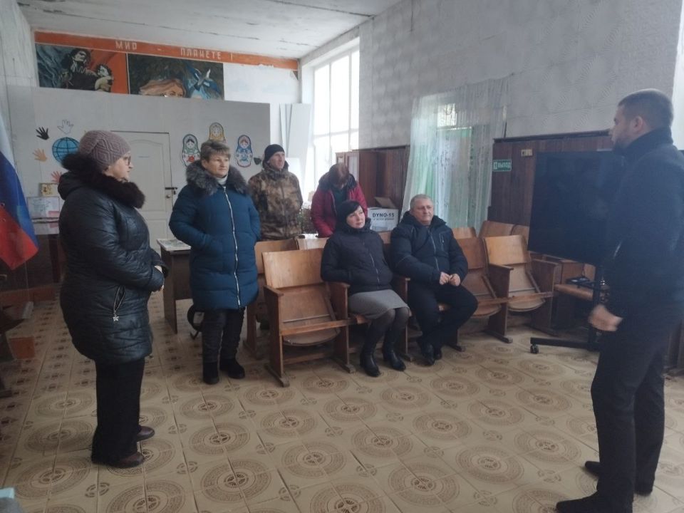 Депутат Тельмановского муниципального совета Дмитрий Липчанский встретился с жителями села Михайловка Депутат Тельмановского муниципального совета Дмитрий Липчанский встретился с жителями села Михайловка