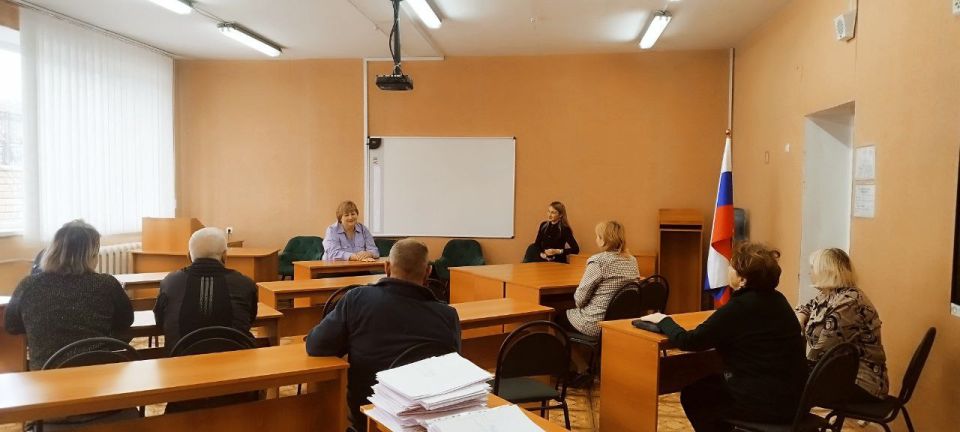 Сегодня, 24 декабря, заместитель главы администрации городского округа Макеевка Ирина Валентиновна Сидякина провела встречу по адресу: ГБОУ «Лицей № 2 «Престиж» с углубленным изучением отдельных предметов городского округа... Сегодня, 24 декабря, заместитель главы администрации городского округа Макеевка Ирина Валентиновна Сидякина провела встречу по адресу: ГБОУ «Лицей № 2 «Престиж» с углубленным изучением отдельных предметов городского округа...