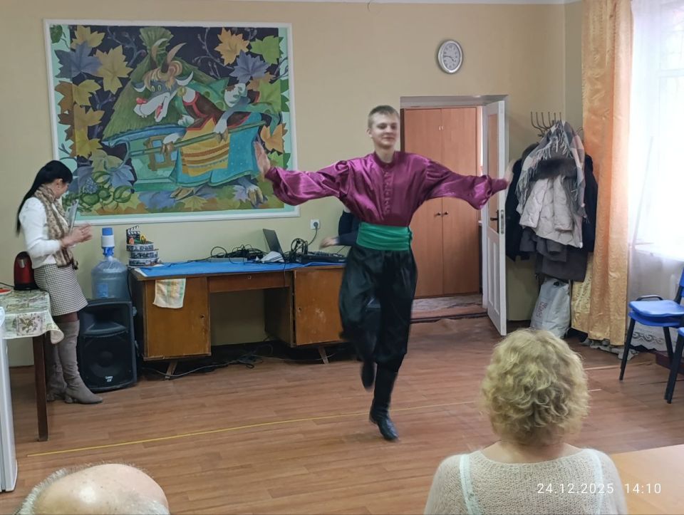 В Комсомольское прошла праздничная программа «Новогодние встречи» В Комсомольское прошла праздничная программа «Новогодние встречи»