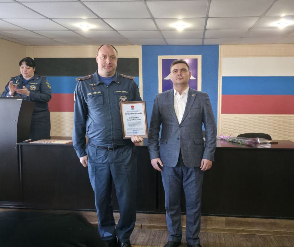 Сегодня, 25 декабря, поздравил с профессиональным праздником – Днем спасателя Российской Федерации работников данной сферы Сегодня, 25 декабря, поздравил с профессиональным праздником – Днем спасателя Российской Федерации работников данной сферы