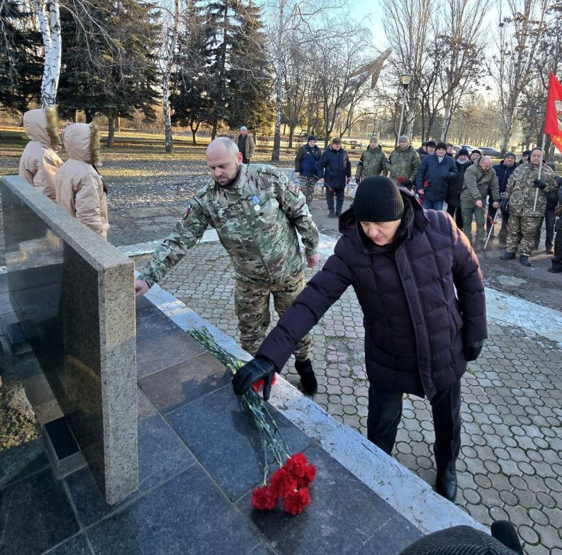 Память о героях: депутаты Народного Совета приняли участие в мероприятиях ко Дню ввода советских войск в Афганистан Память о героях: депутаты Народного Совета приняли участие в мероприятиях ко Дню ввода советских войск в Афганистан