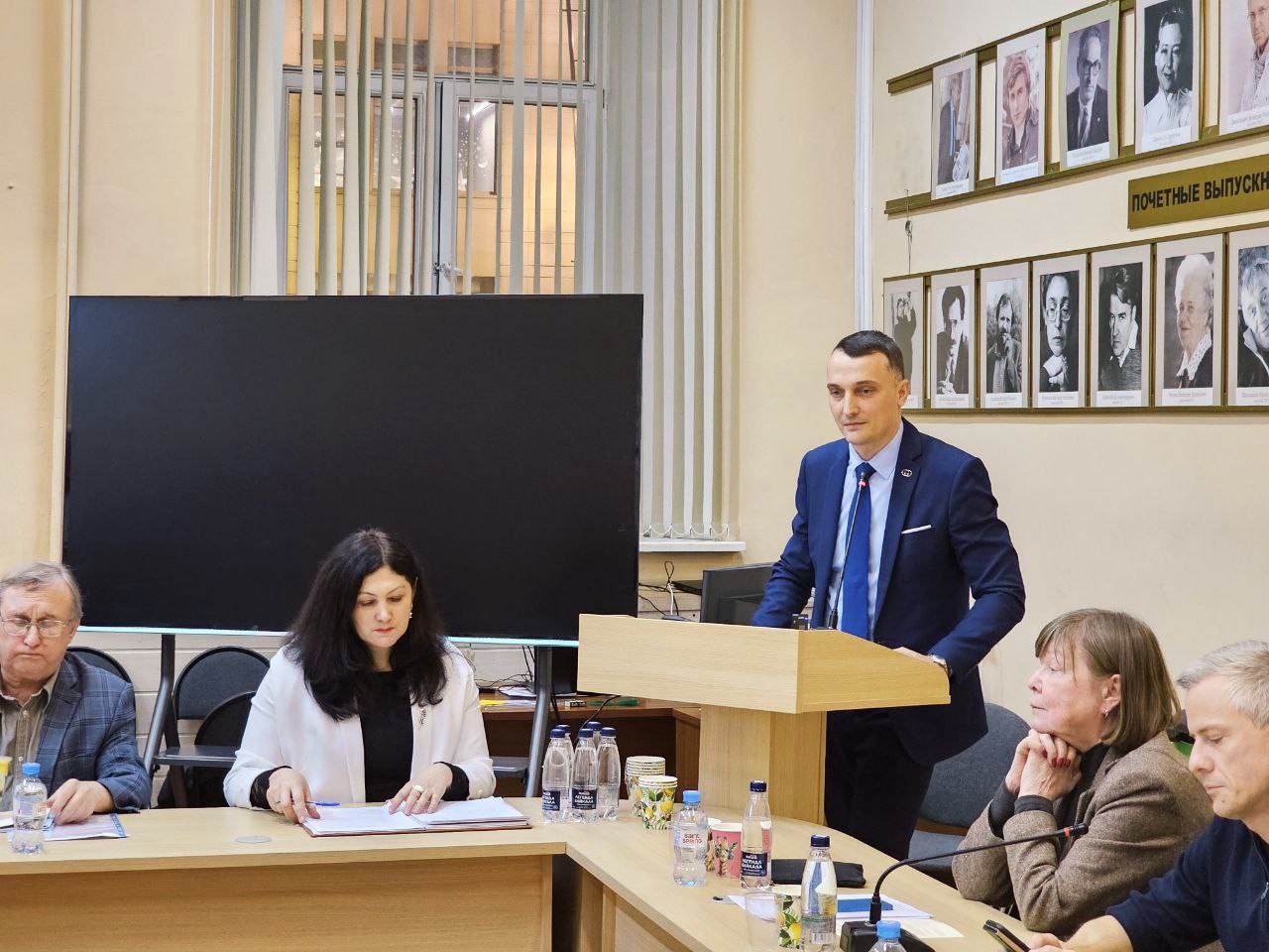 24 декабря в Московском государственном университете имени М.В. Ломоносова состоялась защита кандидатской диссертации помощника ректора, старшего преподавателя кафедры журналистики Наталии Москаленко "Медиапотребление... 24 декабря в Московском государственном университете имени М.В. Ломоносова состоялась защита кандидатской диссертации помощника ректора, старшего преподавателя кафедры журналистики Наталии Москаленко "Медиапотребление...