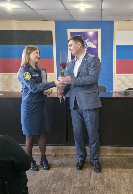 Сегодня, 25 декабря, поздравил с профессиональным праздником – Днем спасателя Российской Федерации работников данной сферы Сегодня, 25 декабря, поздравил с профессиональным праздником – Днем спасателя Российской Федерации работников данной сферы