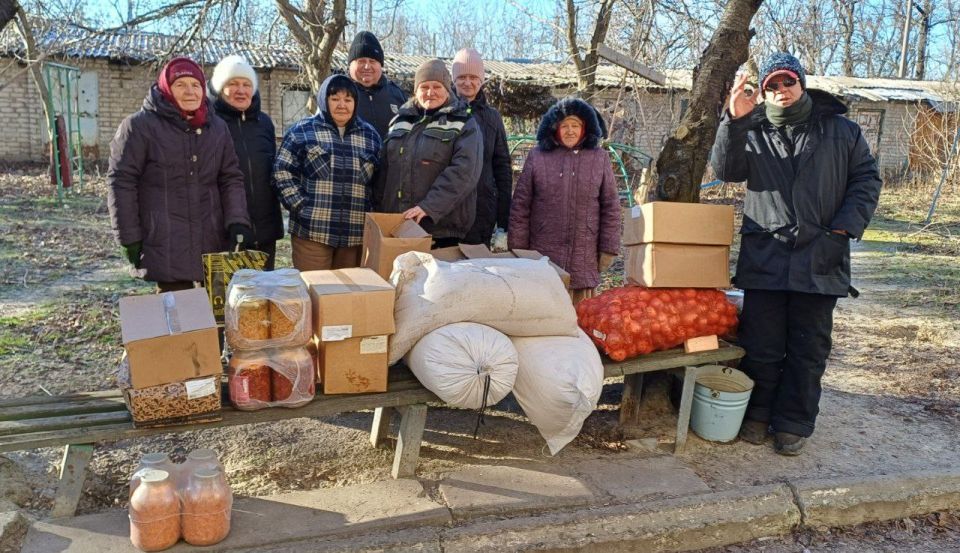 Валентин Левченко: Совместно с заместителем главы администрации городского округа Донецк Тимуром Артеменко, следуя доброй традиции, которая сложилась в этом году, в очередной раз посетили жителей поселка Донецк-Северный Валентин Левченко: Совместно с заместителем главы администрации городского округа Донецк Тимуром Артеменко, следуя доброй традиции, которая сложилась в этом году, в очередной раз посетили жителей поселка Донецк-Северный