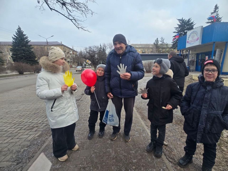 Орлята Ждановки напомнили о безопасности на дорогах Орлята Ждановки напомнили о безопасности на дорогах